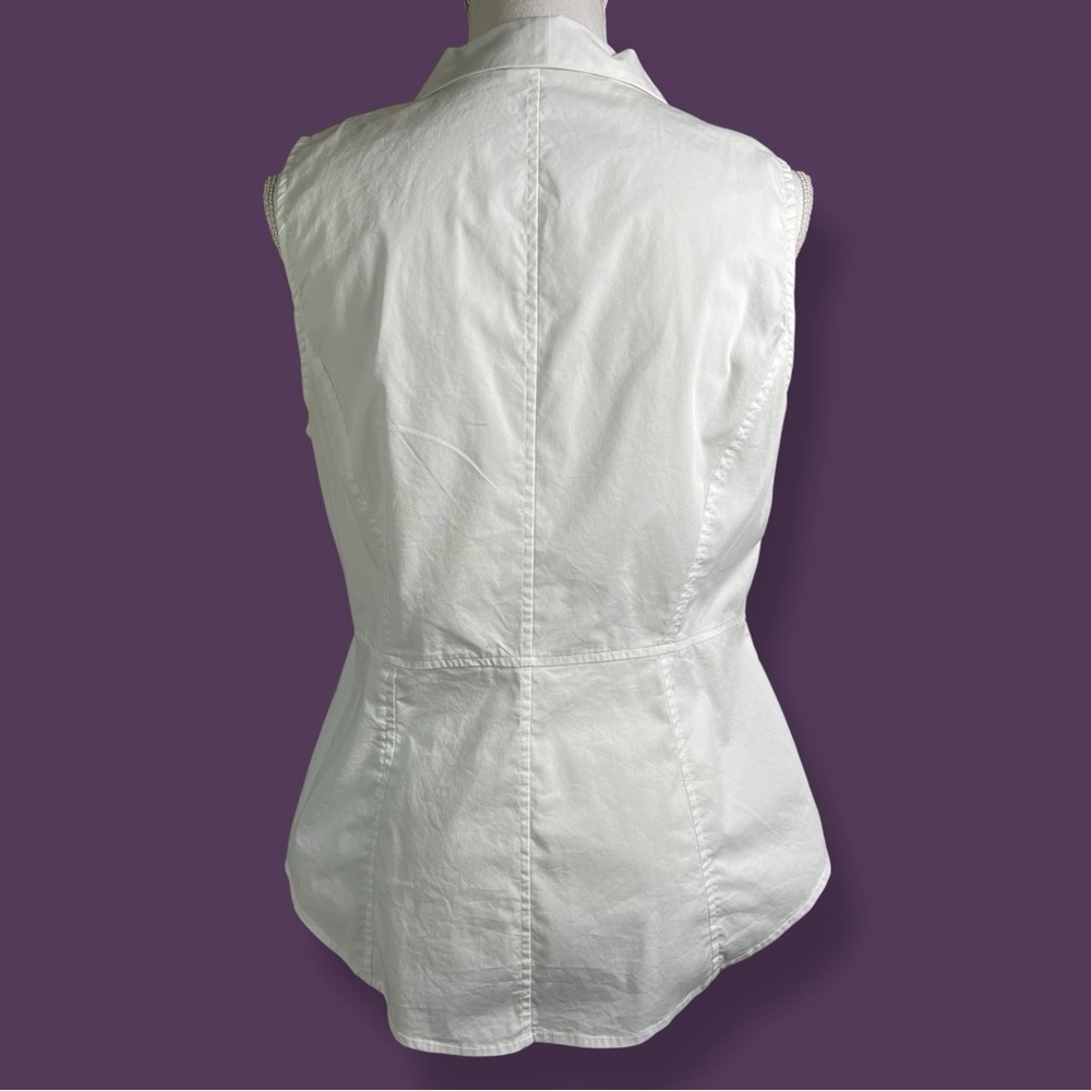 Kaari Blue Elegant White Sleeveless Blouse - Picture 5 of 10